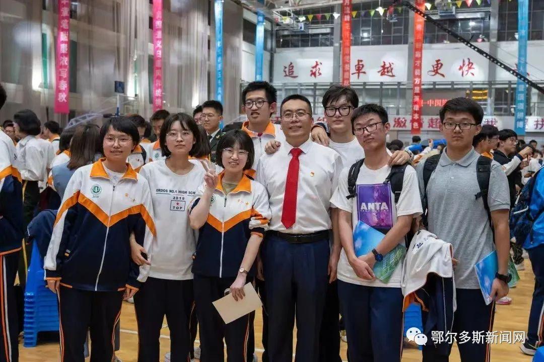 鄂尔多斯，播撒绿色梦想的播音稿纪实